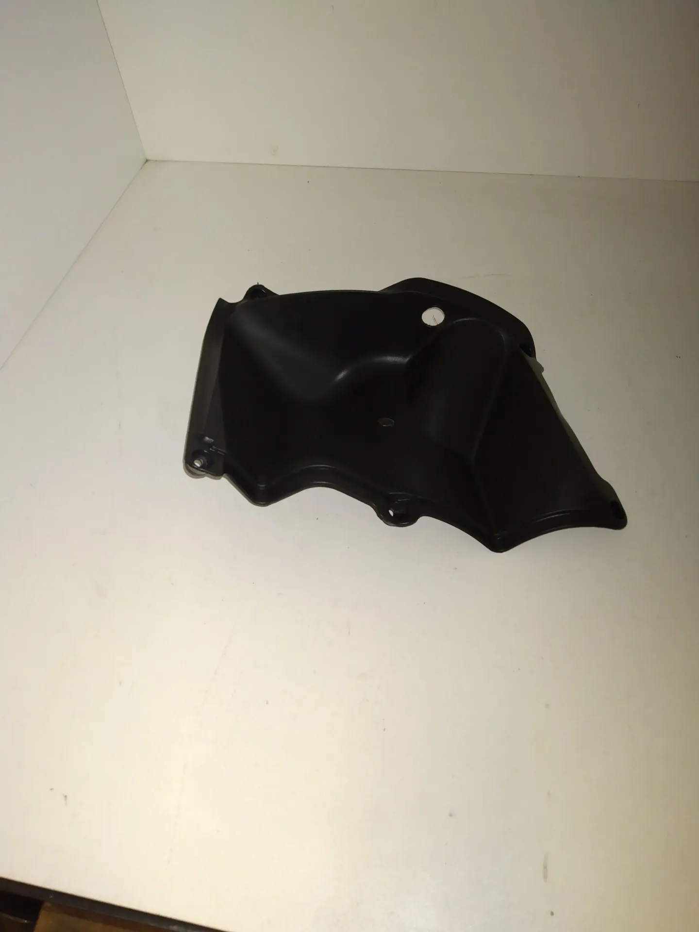 [P44004400] Carenage Console GT4