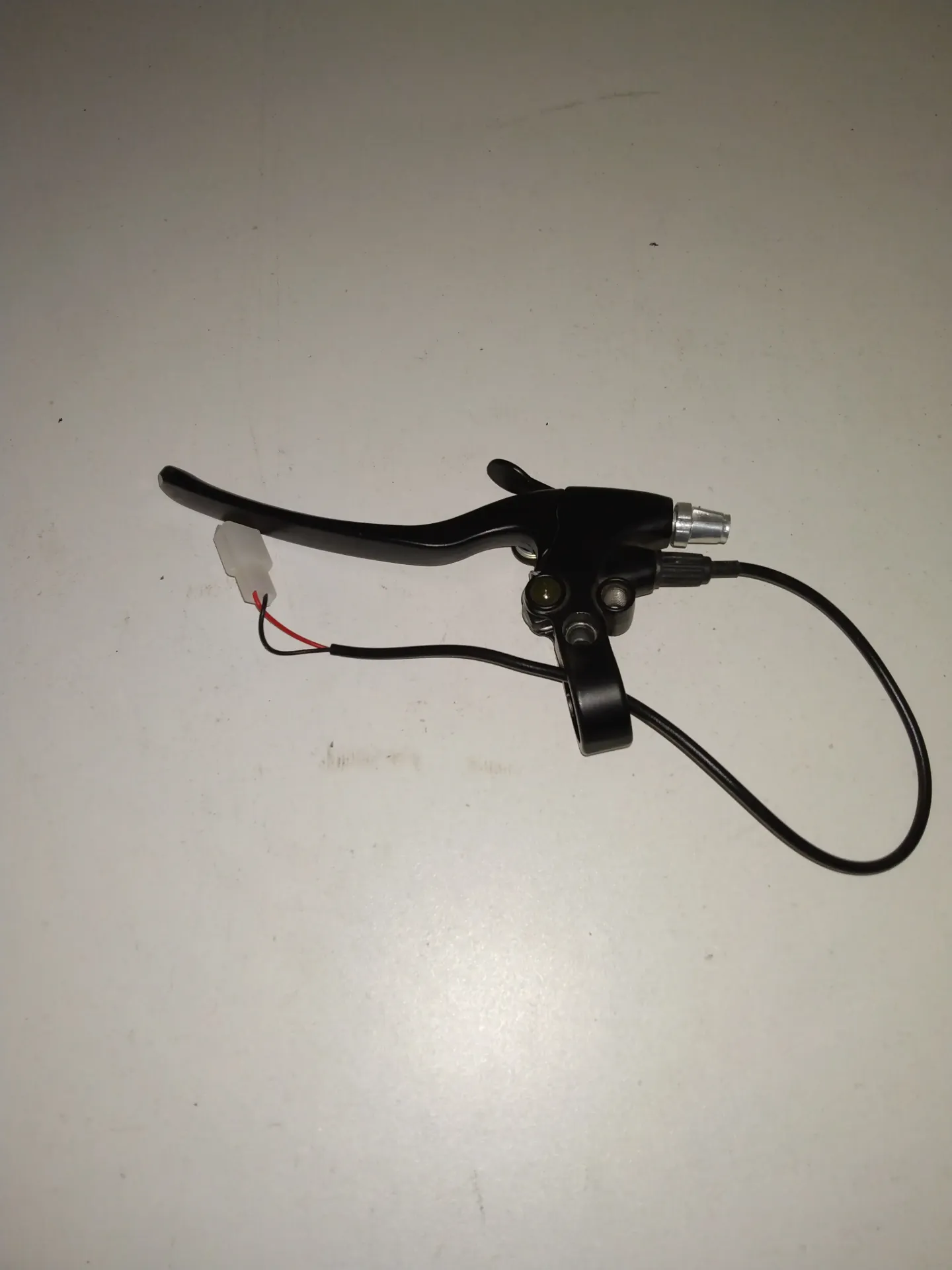 [P18004402] Levier Frein Gauche Coupe Moteur